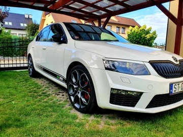 Pasy boczne, folia samochodowa Skoda Octavia VRS