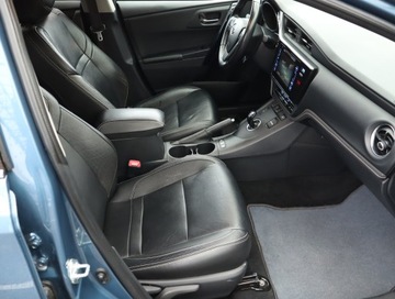 Toyota Auris II Hatchback 5d Facelifting 1.8 Hybrid 136KM 2015 Toyota Auris Hybrid, Automat, Skóra, Klima, zdjęcie 8