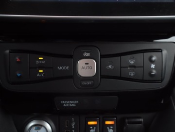 Nissan Leaf II Hatchback Elektryczny 40kWh 150KM 2022 Nissan Leaf 40 kWh, SoH 90%, Salon Polska, zdjęcie 12