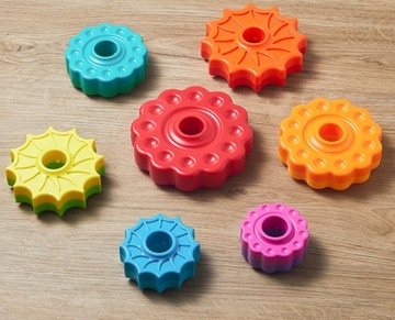 ВРАЩАЮЩАЯСЯ БАШНЯ-ПИРАМИДА ДЛЯ ДЕТЕЙ 5 ЦВЕТОВ