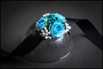 Корсары вручают корсарские котильоны на выпускной бал