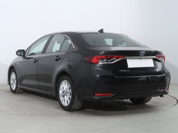 Toyota Corolla XII Sedan 1.8 Hybrid 122KM 2022 Toyota Corolla 1.8 Hybrid, Salon Polska, zdjęcie 3