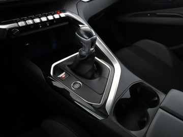 Peugeot 3008 II Crossover 1.2 PureTech 130KM 2019 Peugeot 3008 Active Business navi kamera virtual, zdjęcie 29