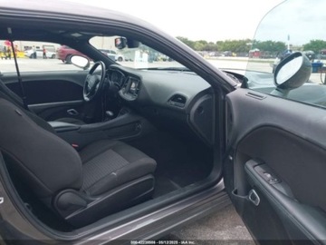 Dodge Challenger III 2023 Dodge Challenger 2023r., 4x4, 3.6L 3.6 Benzyna 303KM, zdjęcie 8