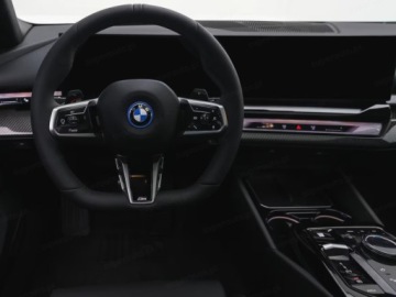 BMW Seria 5 G90-91 2025 BMW Seria 5 Touring 530e xDrive Sport Combi 2.0 (299KM) 2025, zdjęcie 7