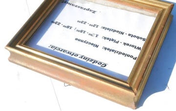 Деревянная рамка 31 х 28 см, старое золото, со стеклом