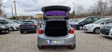 Opel Astra J Hatchback 5d 1.7 CDTI ECOTEC 110KM 2010 Opel Astra J Jeden Właściciel Zarejestrowany, zdjęcie 13