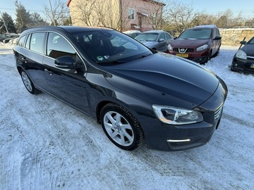 Volvo V60 I Kombi Facelifting 2.0 D4 DRIVE-E 181KM 2014 Volvo V60 2.0D4 Lift 2014r Xenon Led Nawigacja Alu, zdjęcie 2