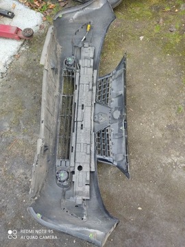 Zderzaka przód Renault Scenic 2 NV676 kompletny