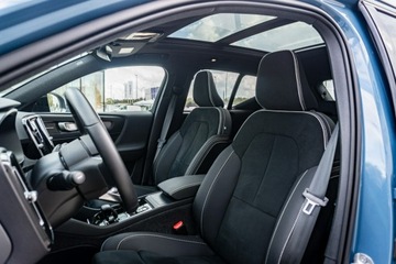 Volvo XC40 Crossover Facelifting 2.0 B4 197KM 2024 Volvo XC 40 B4 Ultra Dark Mild Hybrid Benzyna, zdjęcie 9