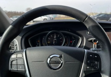 Volvo V40 II Hatchback Facelifting 2.0 T4 190KM 2018 Volvo V40 V40 190 KM Momentum Led Panorama Kamera Navi Tempomat Salon Pols, zdjęcie 16