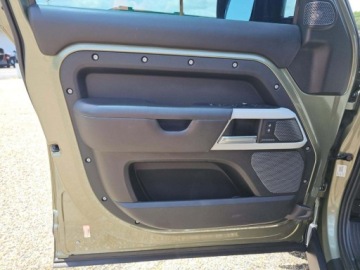 Land Rover Defender IV (L663) 2020 Land Rover Defender 110 Se 2020 3.0 Benzyna 395KM, zdjęcie 6