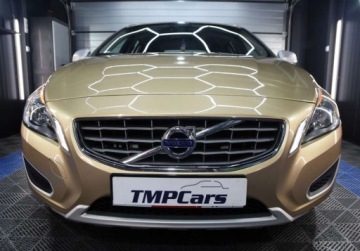 Volvo V60 I Kombi 2.0 D3 163KM 2011 Volvo V60 D3_ Automat_ Hak_ Skory_ Nawigacja_ 2.0 Diesel 163KM, zdjęcie 8