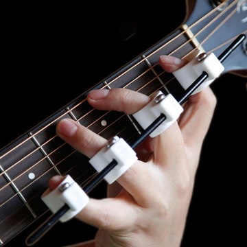 Гитарный тренажер, инструмент, акустическая гитара, расклешенные пальцы, черный A