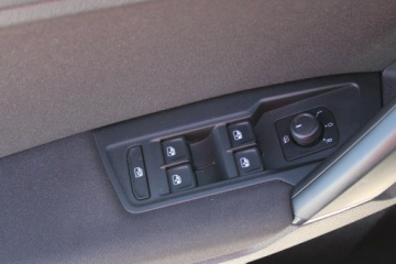 Volkswagen Tiguan II SUV Facelifting 2.0 TDI 150KM 2022 Volkswagen Tiguan LIFE DSG Salon Polska, zdjęcie 14