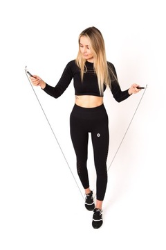 Стальная скакалка с алюминиевыми подшипниками.