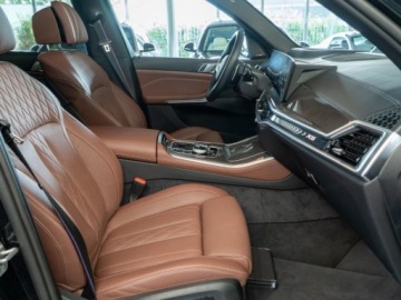 BMW X5 G05 SUV Plug-In Facelifting 3.0 50e 490KM 2026 BMW X5 xDrive50e Individual Edition Suv 3.0 (489KM) 2026, zdjęcie 10