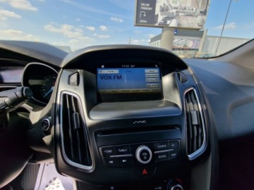 Ford Focus III Hatchback 5d facelifting 1.0 EcoBoost 125KM 2017 Ford Focus 1.0 EcoBoost 125Ps ST-Line Navi Kamera Piekny Gwarancja 125KM, zdjęcie 13