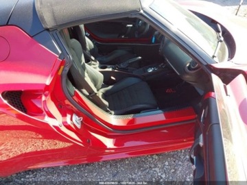 Alfa Romeo 4C 2016 Alfa Romeo 4C Spider 1.7 237KM 1.7 Benzyna 237KM, zdjęcie 4