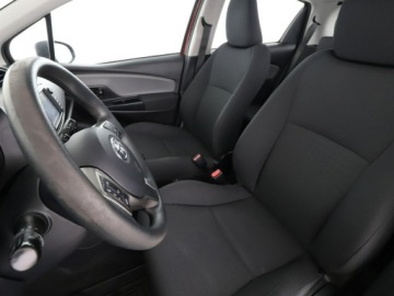 Toyota Yaris III Hatchback 5d Facelifting 2017 1.5 Dual VVT-iE 111KM 2019 Toyota Yaris kamera klima, zdjęcie 12