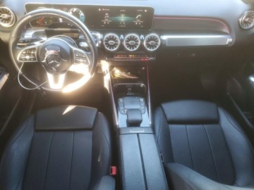 Mercedes GLB 2021 Mercedes-Benz GLB 250 2021 2.0 Benzyna 221KM, zdjęcie 8