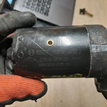 BMW 3 E46 MOTOREK PŘEDNÍCH STĚRAČE PŘEDNÍ BOSCH