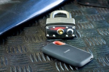 Портативный твердотельный накопитель SanDisk Extreme 500 ГБ, 1050 МБ/с