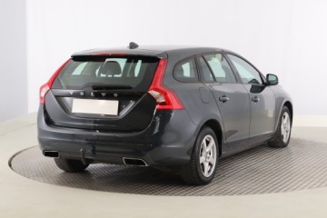 Volvo V60 I Kombi Facelifting 2.0 D4 DRIVE-E 181KM 2014 Volvo V60 D4 2.0, 178 KM, Navi, Klima, zdjęcie 4