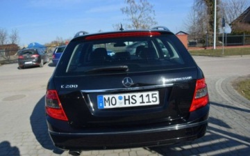 Mercedes Klasa C W204 Limuzyna 1.8 200 CGI BlueEFFICIENCY 184KM 2009 Mercedes-Benz Klasa C 1.8 Kompresor Automat PDC Sprowadzony 1.8 Benzyna, zdjęcie 13