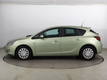 Opel Astra J Hatchback 5d 1.4 Turbo ECOTEC 140KM 2011 Opel Astra 1.4 T, Automat, Klima, Klimatronic, zdjęcie 2