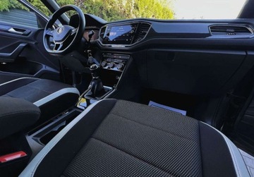 Volkswagen T-Roc I SUV 1.5 TSI ACT 150KM 2018 Volkswagen T-Roc 1.5 TSI 150 KM bezwypadkowy PANORAMA VIRTUAL FULL LED, zdjęcie 15