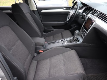 Volkswagen Passat B8 Variant 1.5 TSI EVO 150KM 2019 VW Passat 1.5 TSI, Salon Polska, Automat, Navi, zdjęcie 8