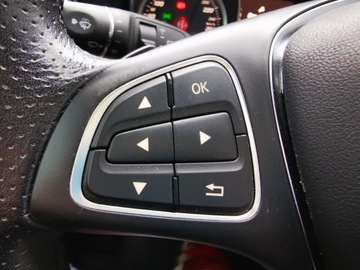 Mercedes GLA I Off-Roader Facelifting 2.0 250 211KM 2018 MERCEDES GLA 250 / 2.0 Benzyna / 211 KM / Automatyczna skrzynia biegów, zdjęcie 7