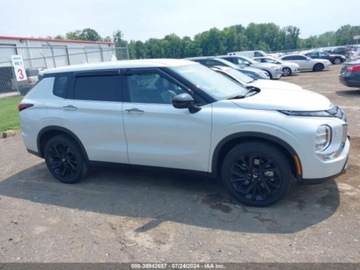 Mitsubishi Outlander III 2024 Mitsubishi Outlander 2024r., 4x4, 2.5L 2.5 Benzyna 181KM, zdjęcie 4