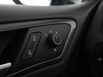 Volkswagen Golf VII Variant Facelifting 1.5 TSI ACT 150KM 2018 Volkswagen Golf automat 150KM R-Line PDC, zdjęcie 31