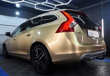 Volvo V60 I Kombi 2.0 D3 163KM 2011 Volvo V60 D3_ Automat_ Hak_ Skory_ Nawigacja_ 2.0 Diesel 163KM, zdjęcie 2