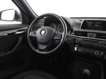 BMW X1 F48 Crossover sDrive18d 150KM 2017 BMW X1 navi klima auto grzane fotele kamera i, zdjęcie 15