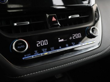 Toyota Corolla XII Hatchback 1.8 Hybrid 122KM 2020 Toyota Corolla automat navi kamera ACC LED, zdjęcie 26