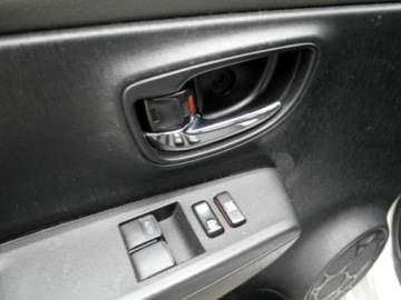 Toyota Yaris III Hatchback 5d 1.0 VVT-i 69KM 2012 Toyota Yaris Salon Polska Klimatyzacja Abs Wspomaganie BenzynaLPG 69KM, zdjęcie 23