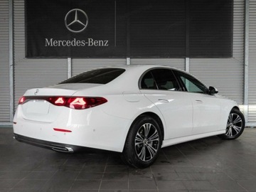 Mercedes Klasa E W214 Sedan 2.0 220d 197KM 2025 E Klasa 220 d Avantgarde 2.0 (197KM) 2025, zdjęcie 4