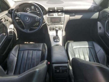 Mercedes Klasa C W204 2006 Mercedes-Benz Klasa C 55 AMG 2006 5.5l 5.5 Benzyna 362KM, zdjęcie 8