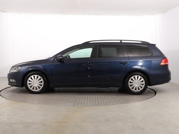Volkswagen Passat B7 Variant 1.6 TDI CR DPF BlueMotion 105KM 2013 VW Passat 1.6 TDI, Klima, Klimatronic, Tempomat, zdjęcie 2