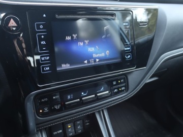 Toyota Auris II Hatchback 5d Facelifting 1.6 Valvematic 132KM 2015 Toyota Auris 1.6 Valvematic, Salon Polska, zdjęcie 11