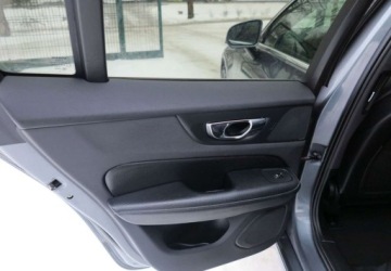 Volvo V60 I Kombi Facelifting 2.0 D3 DRIVE-E 150KM 2018 Volvo V60 Volvo V60 D3 Momentum 2.0 Diesel 150KM, zdjęcie 17