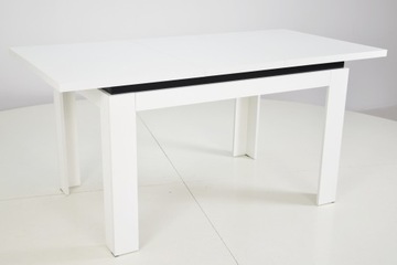 6 стульев и прочный раздвижной стол для СТОЛОВОЙ.