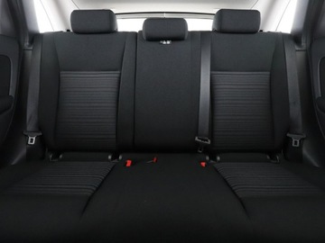 Mercedes Klasa B W246 Sports Tourer 180 BlueEFFICIENCY 122KM 2015 Mercedes B 180 navi czujniki parkowania, zdjęcie 17