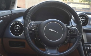 Jaguar XJ VII X351 Sedan SWB 3.0L V6D 600 275KM 2015 Jaguar XJ Jaguar XJ 3.0 V6 S Premium Luxury 3.0 Diesel 275KM, zdjęcie 14