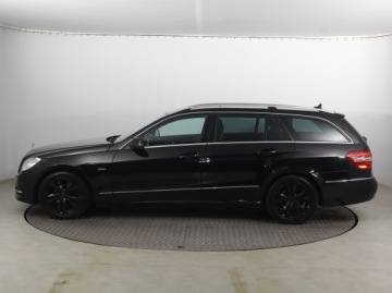 Mercedes Klasa E W212 Kombi 200 CGI BlueEFFICIENCY 184KM 2011 Mercedes E E 200, Automat, Skóra, Navi, Xenon, zdjęcie 2
