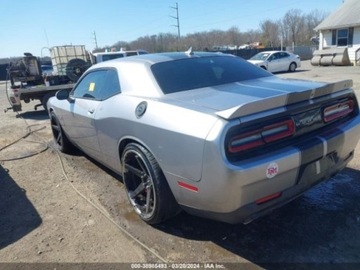 Dodge Challenger III 2015 Dodge Challenger 2015 Dodge Challenger 2dr Cpe SRT 392 6.4 Benzyna 485KM, zdjęcie 2