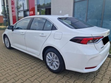 Toyota Corolla XII Sedan Facelifting 1.5 VVT-i 125KM 2024 Od ręki - Comfort 1.5 benzyna 125KM | Podgrzewane fotele!, zdjęcie 2